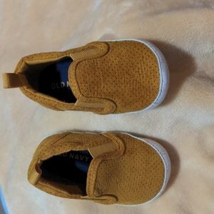 Crib baby shoes size 3-6M
